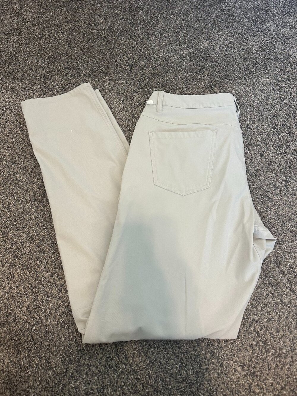 Men’s Lululemon ABC Slim-fit 5 Pocket Pant Size: 35” waist 37” length Color: Oli